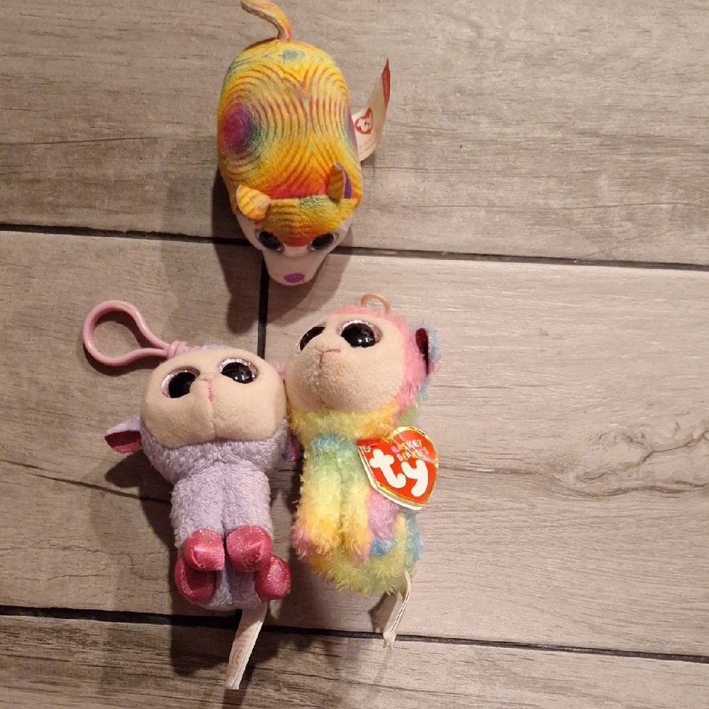 🍁ty Rainbow and Pastel Plush Keychain Trio🍦
